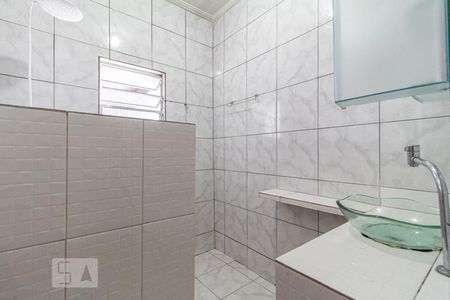 Banheiro de casa para alugar com 1 quarto, 70m² em Conceição, Osasco