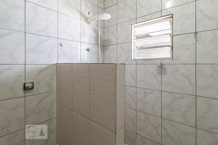 Banheiro de casa para alugar com 1 quarto, 70m² em Conceição, Osasco