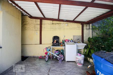 Casa à venda com 195m², 3 quartos e 5 vagas Casa à venda com 195m², 3 quartos e 5 vagasQuintal