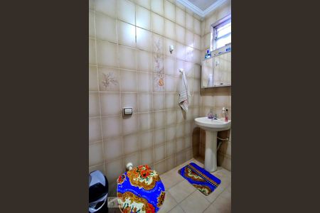 Casa à venda com 136m², 2 quartos e 2 vagasBanheiro