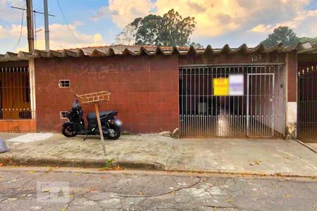 Casa à venda com 136m², 2 quartos e 2 vagasFachada