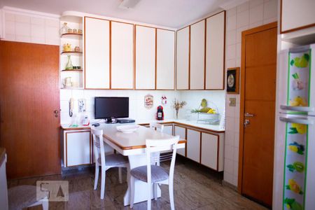 Apartamento à venda com 150m², 3 quartos e 2 vagas Apartamento à venda com 150m², 3 quartos e 2 vagasCozinha