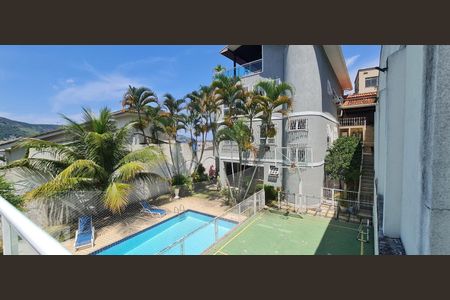 Casa de condomínio à venda com 560m², 4 quartos e 3 vagas Casa de condomínio à venda com 560m², 4 quartos e 3 vagasquintal