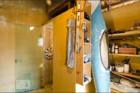 Casa à venda com 215m², 3 quartos e 2 vagas Casa à venda com 215m², 3 quartos e 2 vagasQuarto de serviço