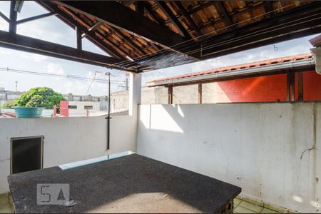 Casa à venda com 215m², 3 quartos e 2 vagas Casa à venda com 215m², 3 quartos e 2 vagasTerraço
