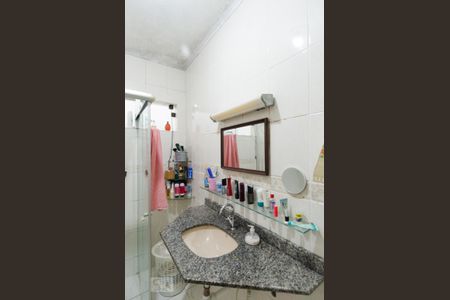 Casa à venda com 215m², 3 quartos e 2 vagas Casa à venda com 215m², 3 quartos e 2 vagasBanheiro