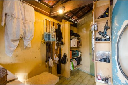 Casa à venda com 215m², 3 quartos e 2 vagas Casa à venda com 215m², 3 quartos e 2 vagasQuarto de serviço