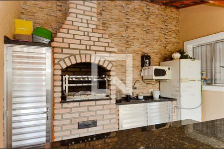 Casa à venda com 200m², 3 quartos e 3 vagas Casa à venda com 200m², 3 quartos e 3 vagasÁrea de Lazer - Churrasqueira