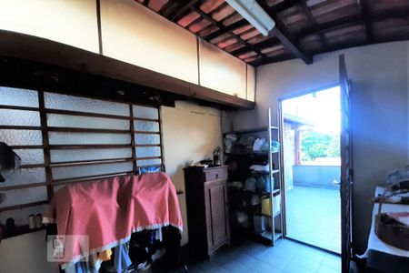 Casa à venda com 750m², 5 quartos e 8 vagas Casa à venda com 750m², 5 quartos e 8 vagasQuarto de Serviço 1