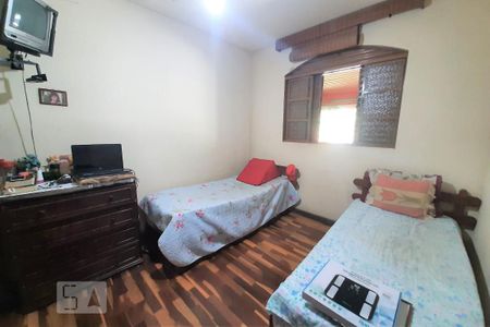 Casa à venda com 750m², 5 quartos e 8 vagas Casa à venda com 750m², 5 quartos e 8 vagasQuarto 2