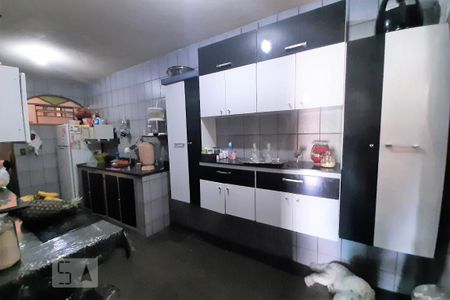 Casa à venda com 750m², 5 quartos e 8 vagas Casa à venda com 750m², 5 quartos e 8 vagasCozinha