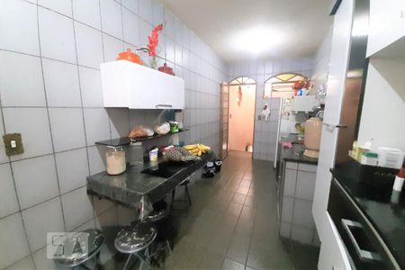 Casa à venda com 750m², 5 quartos e 8 vagas Casa à venda com 750m², 5 quartos e 8 vagasCozinha