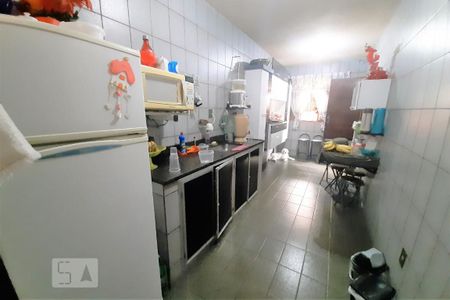 Casa à venda com 750m², 5 quartos e 8 vagas Casa à venda com 750m², 5 quartos e 8 vagasCozinha