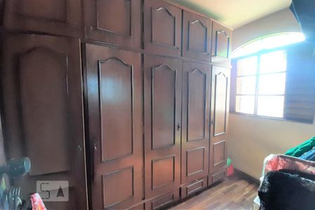 Casa à venda com 750m², 5 quartos e 8 vagas Casa à venda com 750m², 5 quartos e 8 vagasCloset do quarto 3