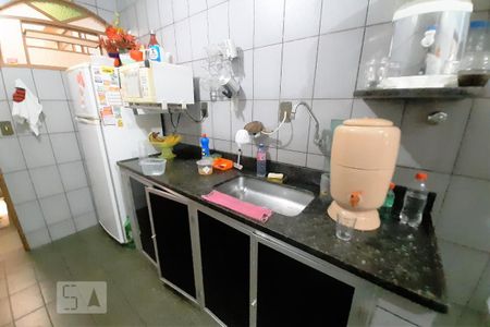 Casa à venda com 750m², 5 quartos e 8 vagas Casa à venda com 750m², 5 quartos e 8 vagasCozinha