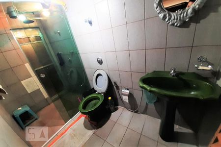 Casa à venda com 750m², 5 quartos e 8 vagas Casa à venda com 750m², 5 quartos e 8 vagasBanheiro 2