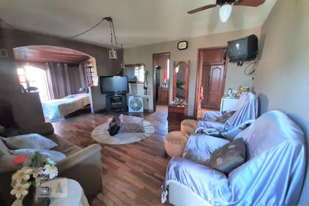 Casa à venda com 750m², 5 quartos e 8 vagas Casa à venda com 750m², 5 quartos e 8 vagasQuarto 3 - Suíte