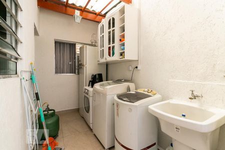 Casa à venda com 107m², 3 quartos e 1 vagaÁrea de Serviço