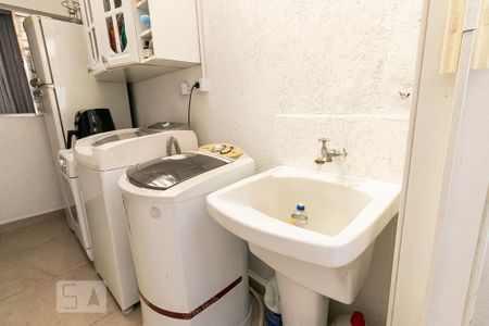 Casa à venda com 107m², 3 quartos e 1 vagaÁrea de Serviço