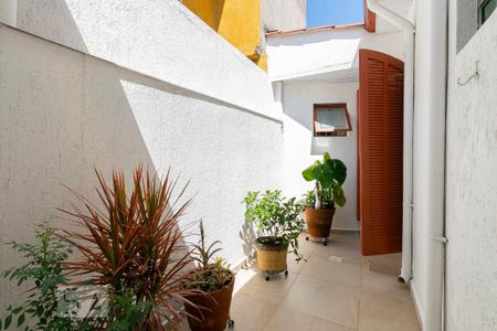 Casa à venda com 107m², 3 quartos e 1 vagaSuíte - Quintal