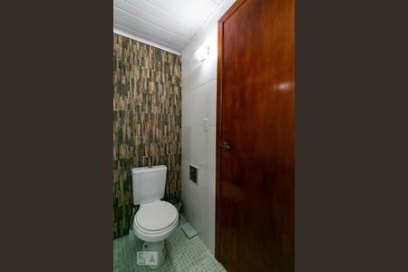 Casa à venda com 107m², 3 quartos e 1 vagaSuíte - Banheiro