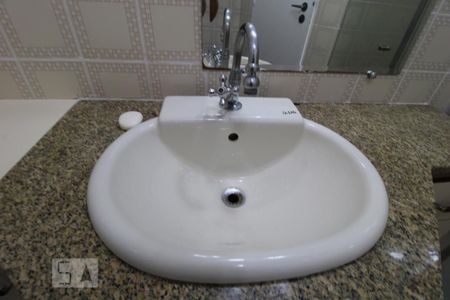 Apartamento à venda com 62m², 2 quartos e 1 vagaPia do banheiro