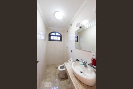 Casa à venda com 230m², 3 quartos e 2 vagasBanheiro Social