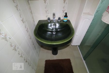 Casa à venda com 201m², 3 quartos e 4 vagasBanheiro 2 social