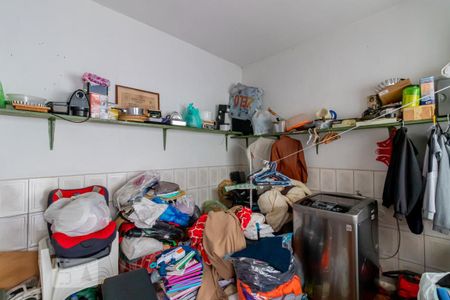 Casa à venda com 300m², 2 quartos e 4 vagas Casa à venda com 300m², 2 quartos e 4 vagasQuarto de Serviço