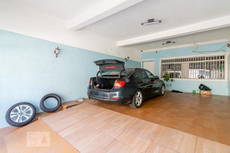 Casa à venda com 300m², 2 quartos e 4 vagas Casa à venda com 300m², 2 quartos e 4 vagasGaragem