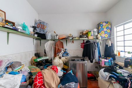 Casa à venda com 300m², 2 quartos e 4 vagas Casa à venda com 300m², 2 quartos e 4 vagasQuarto de Serviço