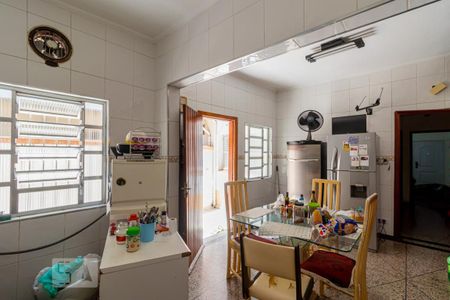 Casa à venda com 300m², 2 quartos e 4 vagas Casa à venda com 300m², 2 quartos e 4 vagasCozinha