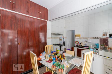 Casa à venda com 300m², 2 quartos e 4 vagas Casa à venda com 300m², 2 quartos e 4 vagasCozinha