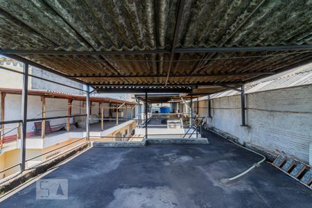 Casa à venda com 300m², 2 quartos e 4 vagas Casa à venda com 300m², 2 quartos e 4 vagasLage