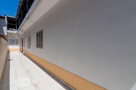 Casa à venda com 300m², 2 quartos e 4 vagas Casa à venda com 300m², 2 quartos e 4 vagasCorredor Lateral