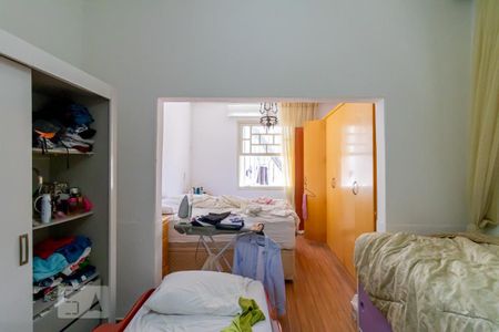 Casa à venda com 300m², 2 quartos e 4 vagas Casa à venda com 300m², 2 quartos e 4 vagasQuarto 2