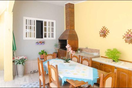 Casa à venda com 200m², 4 quartos e 4 vagas Casa à venda com 200m², 4 quartos e 4 vagasChurrasqueira