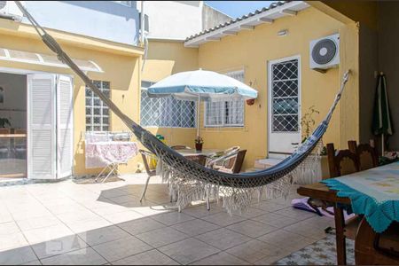 Casa à venda com 200m², 4 quartos e 4 vagas Casa à venda com 200m², 4 quartos e 4 vagasQuintal