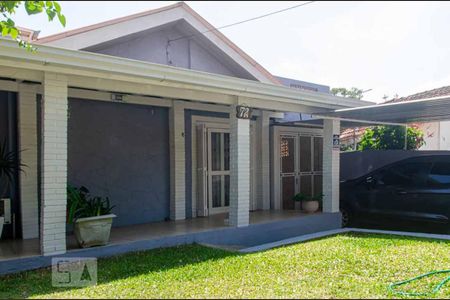 Casa à venda com 200m², 4 quartos e 4 vagas Casa à venda com 200m², 4 quartos e 4 vagasFachada