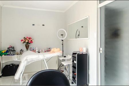 Casa à venda com 200m², 4 quartos e 4 vagas Casa à venda com 200m², 4 quartos e 4 vagasEscritório