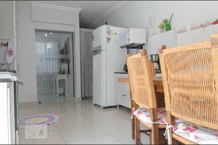 Casa à venda com 200m², 4 quartos e 4 vagas Casa à venda com 200m², 4 quartos e 4 vagasCozinha