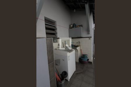 Casa à venda com 210m², 3 quartos e 6 vagas Casa à venda com 210m², 3 quartos e 6 vagasÁrea de Serviço