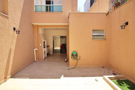 Casa à venda com 194m², 3 quartos e 4 vagasQuintal
