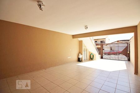 Casa à venda com 194m², 3 quartos e 4 vagasGaragem