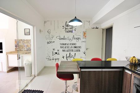 Casa à venda com 194m², 3 quartos e 4 vagasCozinha