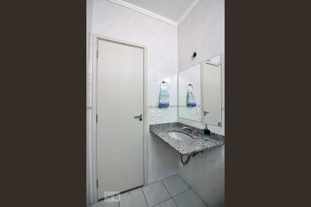 Casa à venda com 194m², 3 quartos e 4 vagasBanheiro do Quarto 2 - Suíte