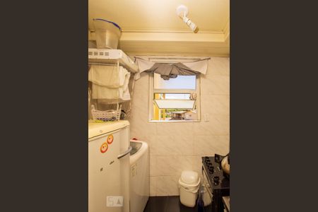 Apartamento à venda com 44m², 2 quartos e 1 vaga Apartamento à venda com 44m², 2 quartos e 1 vagaCozinha e Área de Serviço