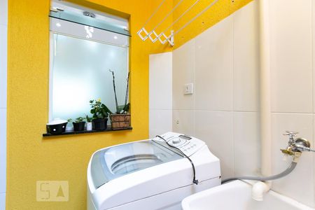 Casa de condomínio à venda com 56m², 2 quartos e 1 vaga Casa de condomínio à venda com 56m², 2 quartos e 1 vagaÁrea de Serviço