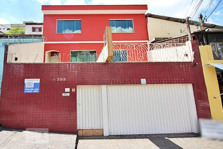Casa para alugar com 191m², 3 quartos e 2 vagasFachada
