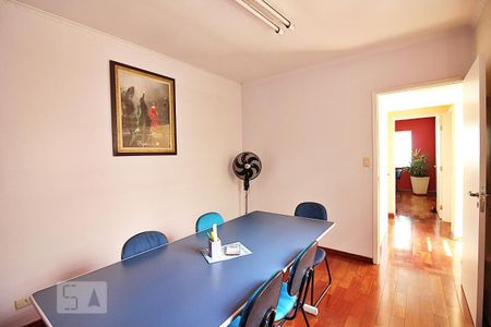 Casa para alugar com 191m², 3 quartos e 2 vagasQuarto 3